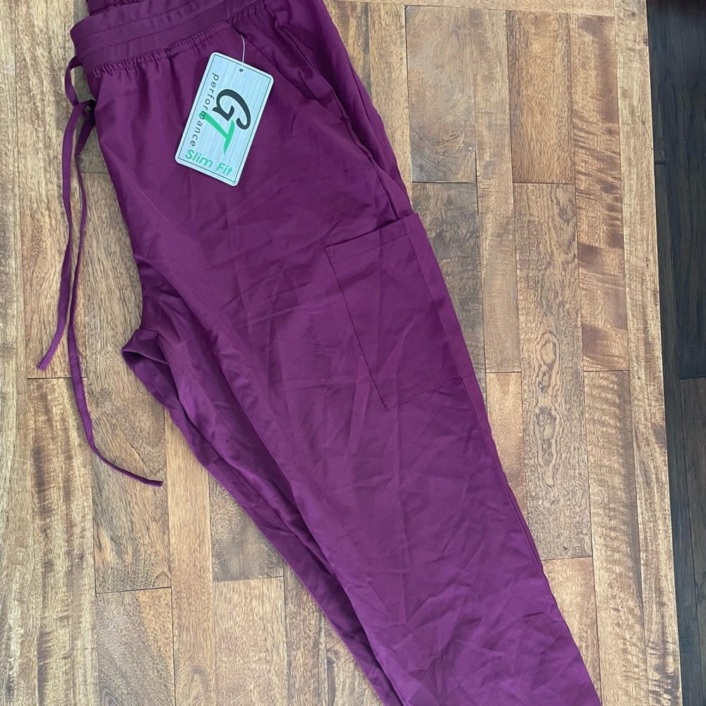 2x GreenTown scrub pants P-270 Berry slim fit